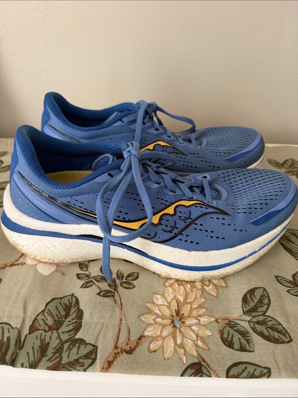 Saucony Blue and Yellow Women's Running Shoes